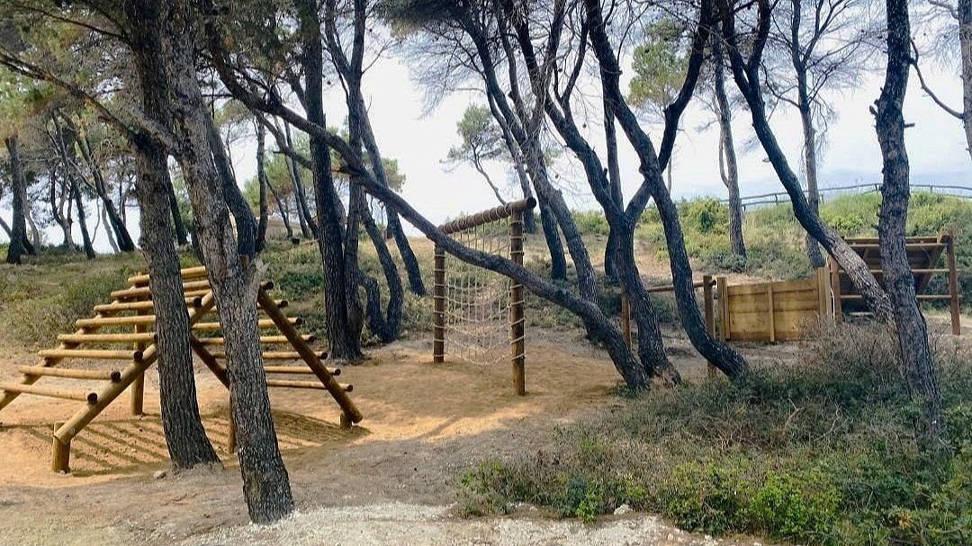 outdoor fitness trail design